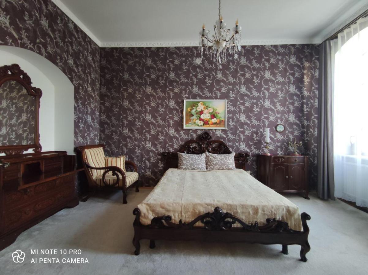 Апартаменти У Шевальє. Lviv Exteriör bild
