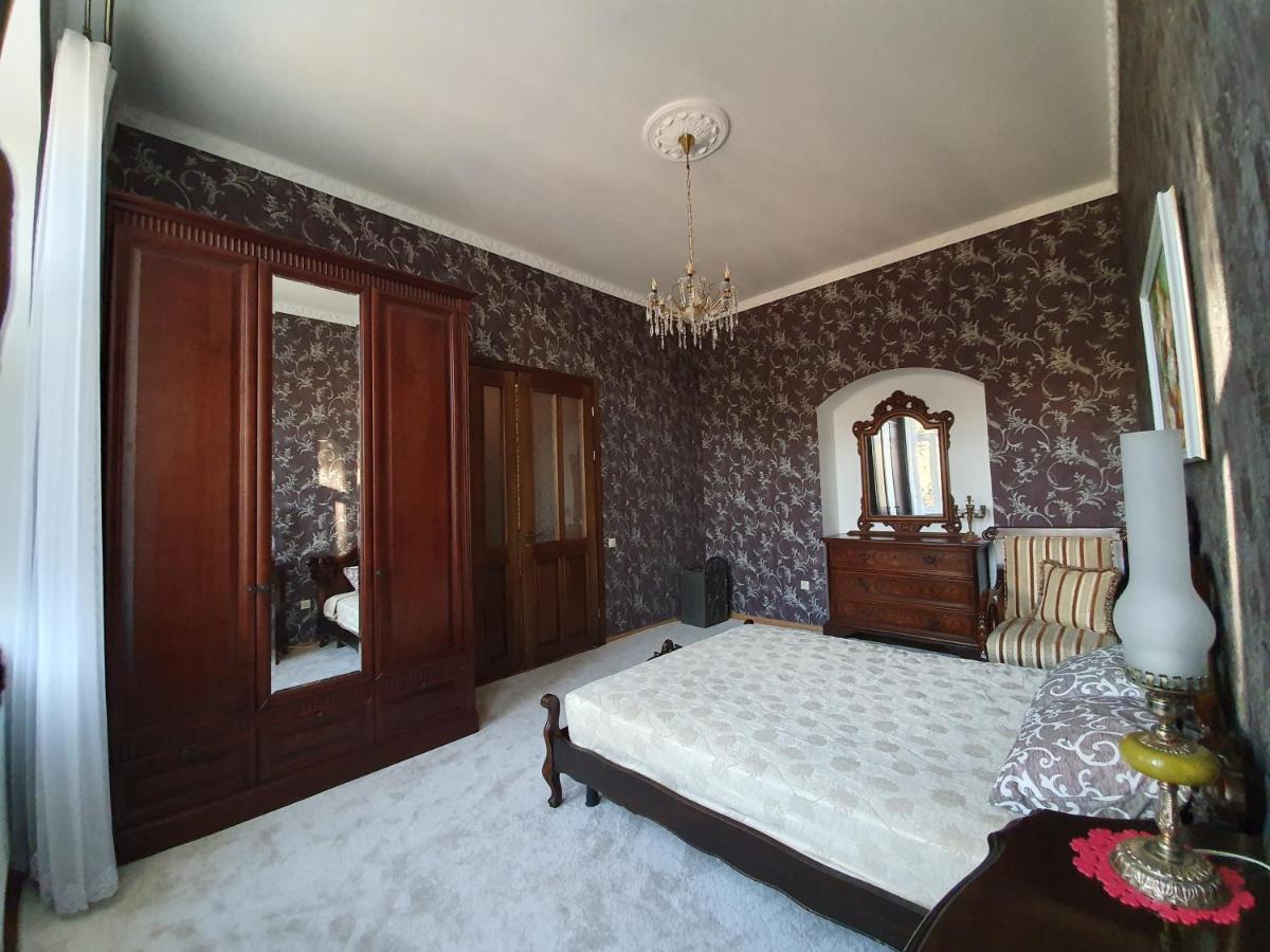 Апартаменти У Шевальє. Lviv Exteriör bild